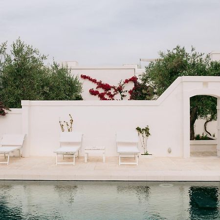 Oltre Gli Ulivi Bed & Breakfast Ostuni Bagian luar foto