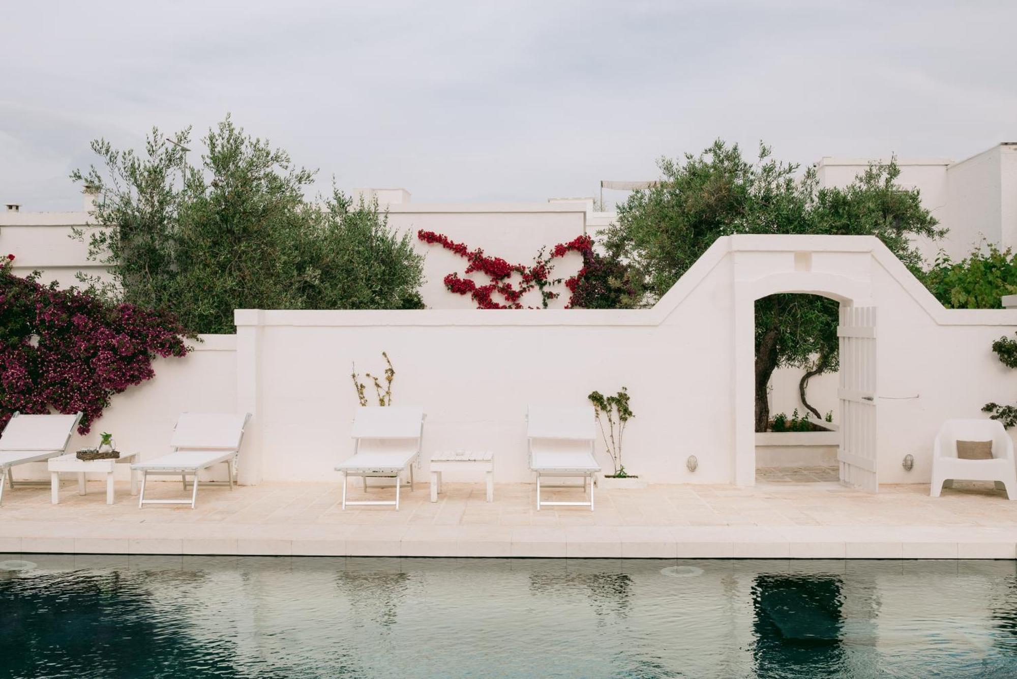 Oltre Gli Ulivi Bed & Breakfast Ostuni Bagian luar foto
