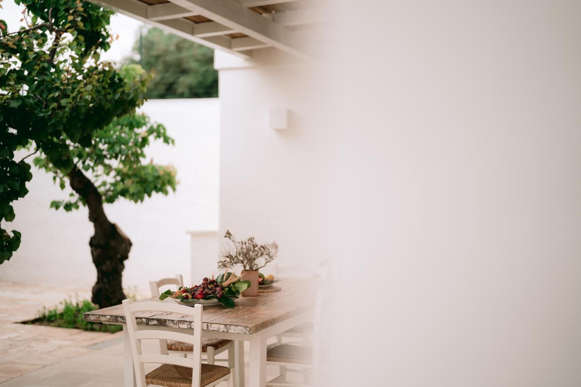 Oltre Gli Ulivi Bed & Breakfast Ostuni Bagian luar foto