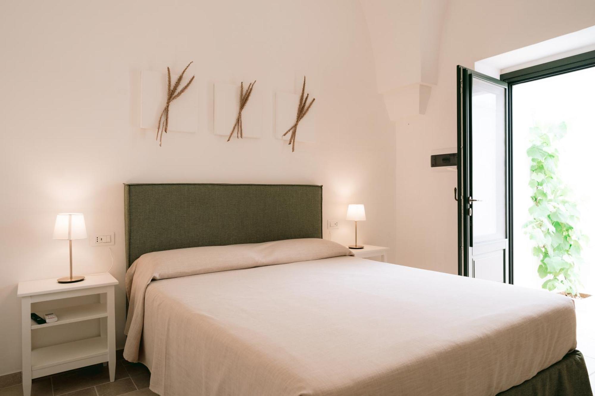 Oltre Gli Ulivi Bed & Breakfast Ostuni Bagian luar foto