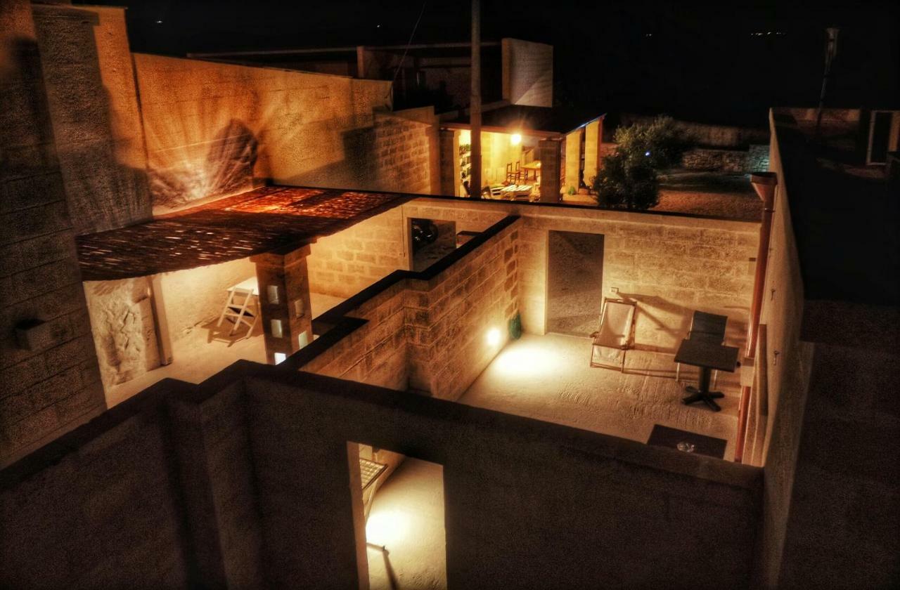 Oltre Gli Ulivi Bed & Breakfast Ostuni Bagian luar foto