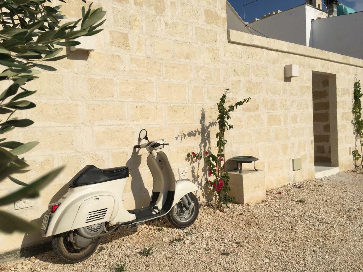 Oltre Gli Ulivi Bed & Breakfast Ostuni Bagian luar foto
