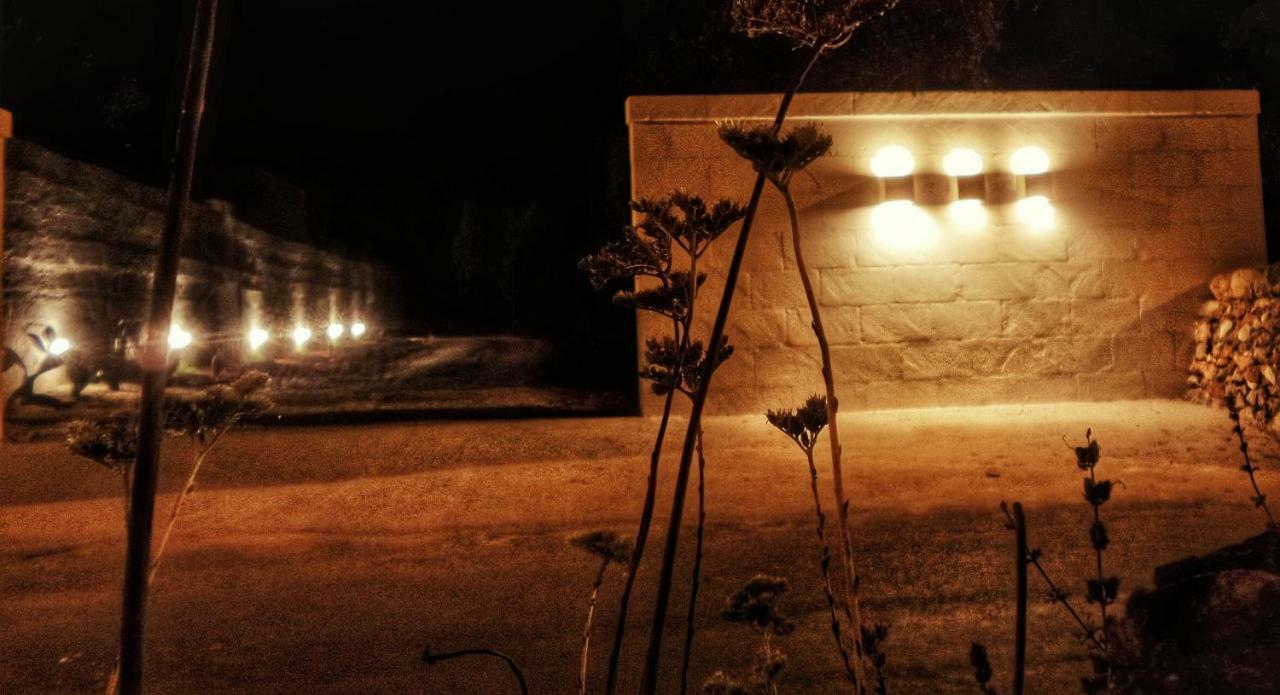Oltre Gli Ulivi Bed & Breakfast Ostuni Bagian luar foto